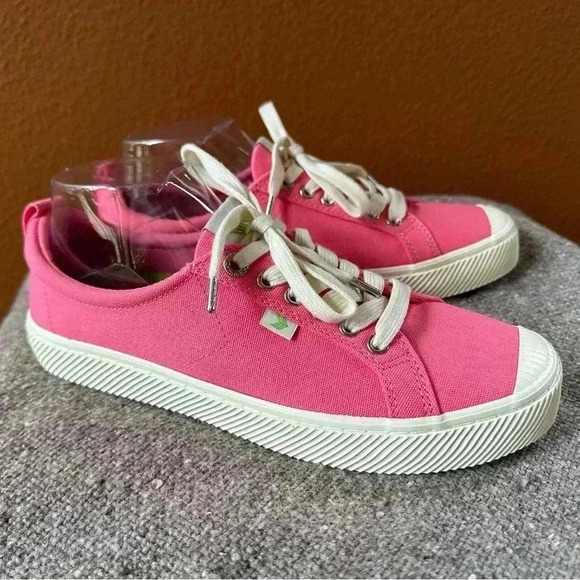 Cariuma OCA Low Canvas In Pink Women’s 10/ Men’s 8.5 New Without Tags! - Picture 3 of 10
